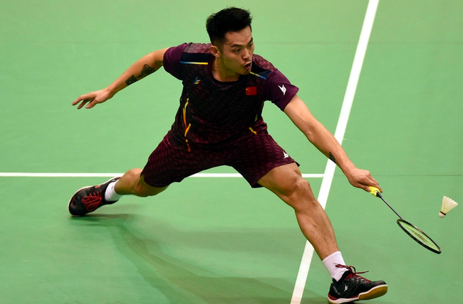 使得他很难 使得他很难